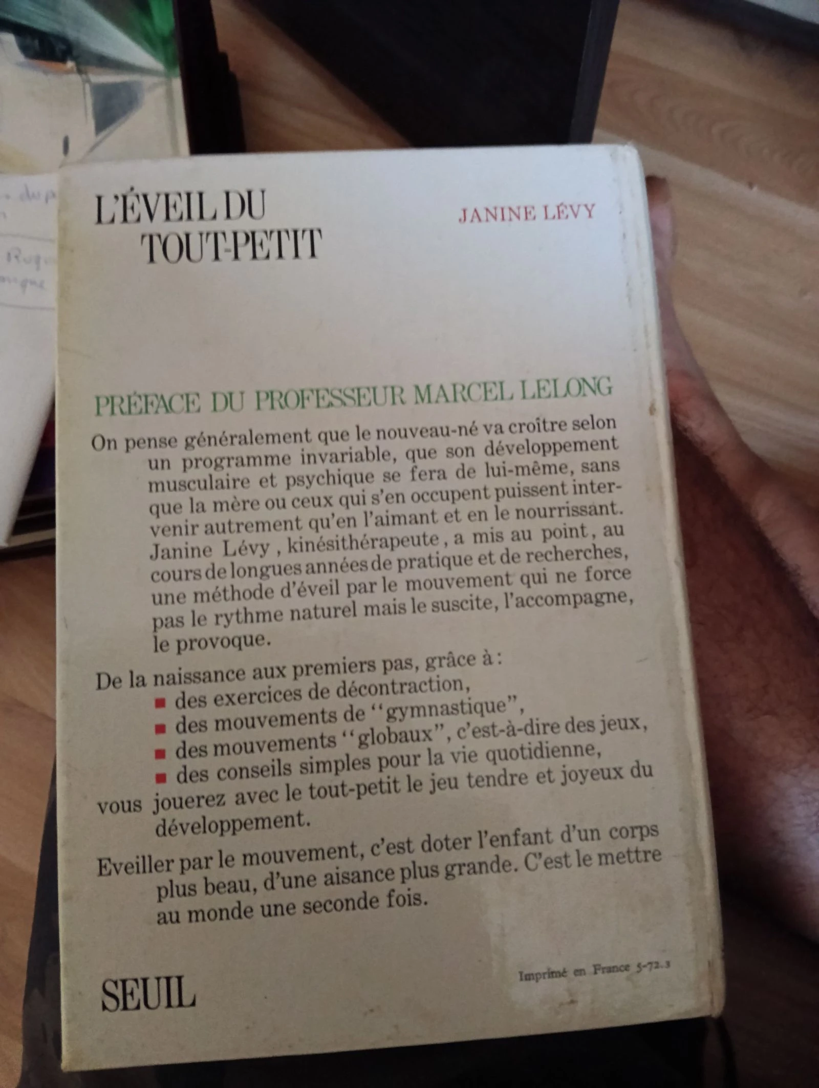  Livre l éveil des touts petits  – photo 2